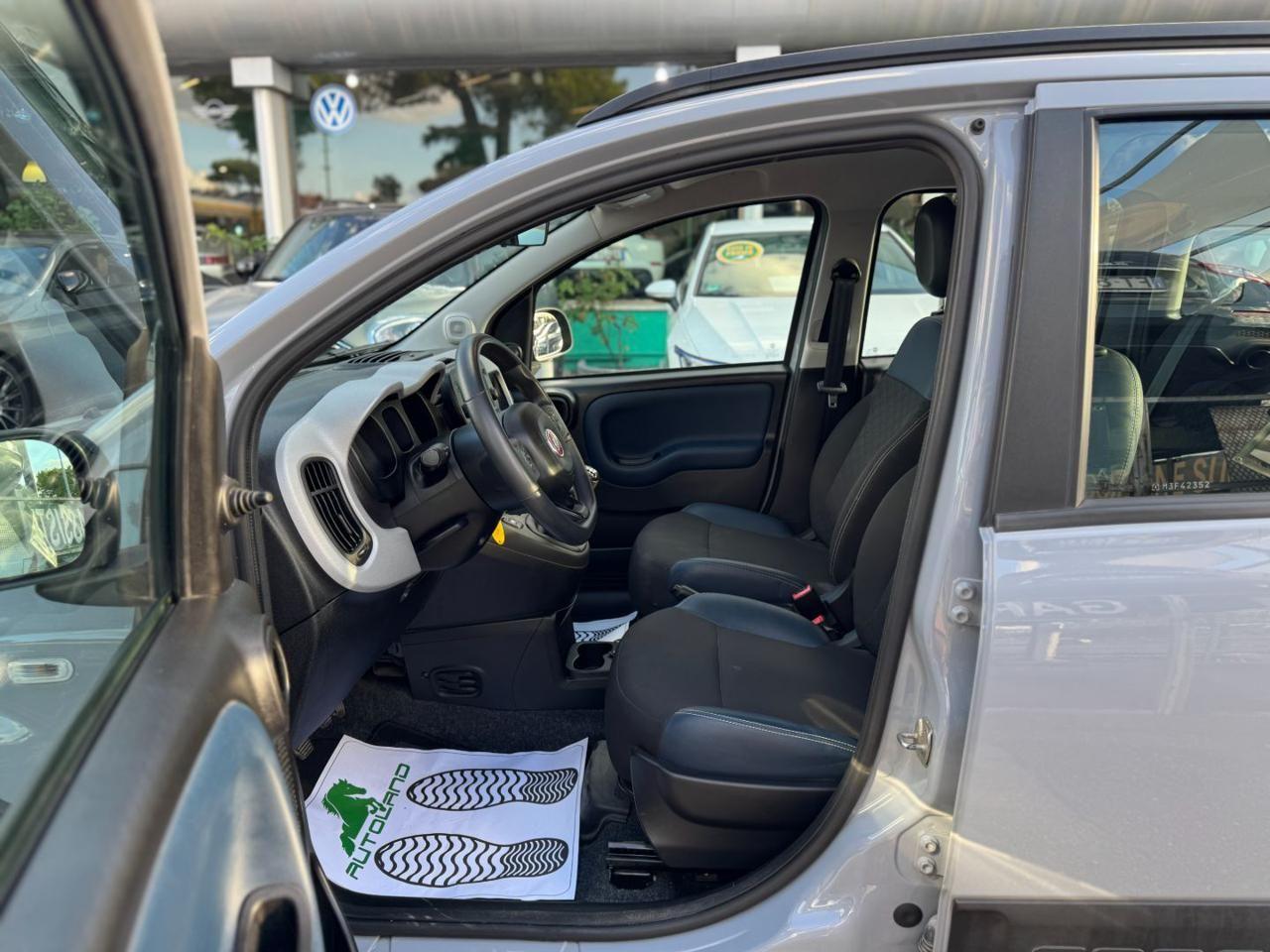 FIAT Panda Cross 1.0 FireFly S&S Hybrid UniPro UConnect 7 Pollici