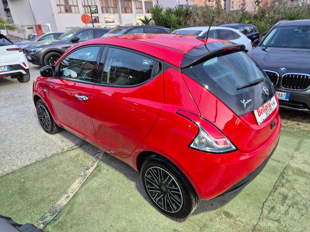 Lancia Ypsilon 1.0 5 porte Hybrid 2023