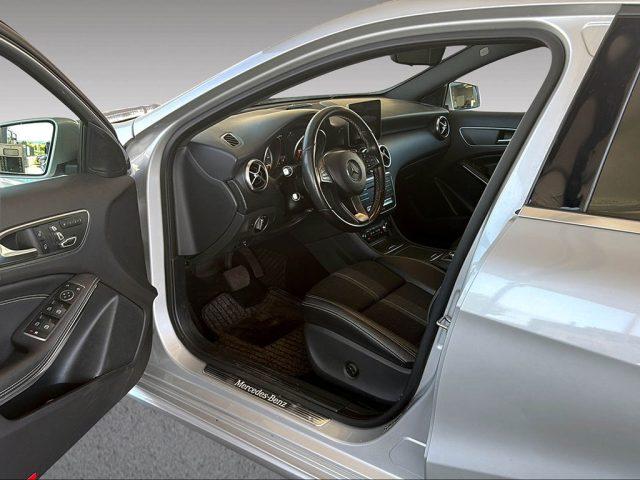 MERCEDES-BENZ A 200 D Urban 4 Matic
