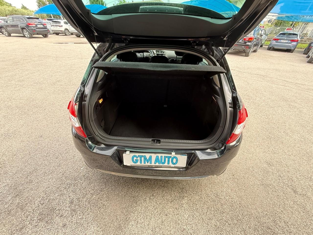 Citroen C4 1.6 HDi 110cv - Neopatentati