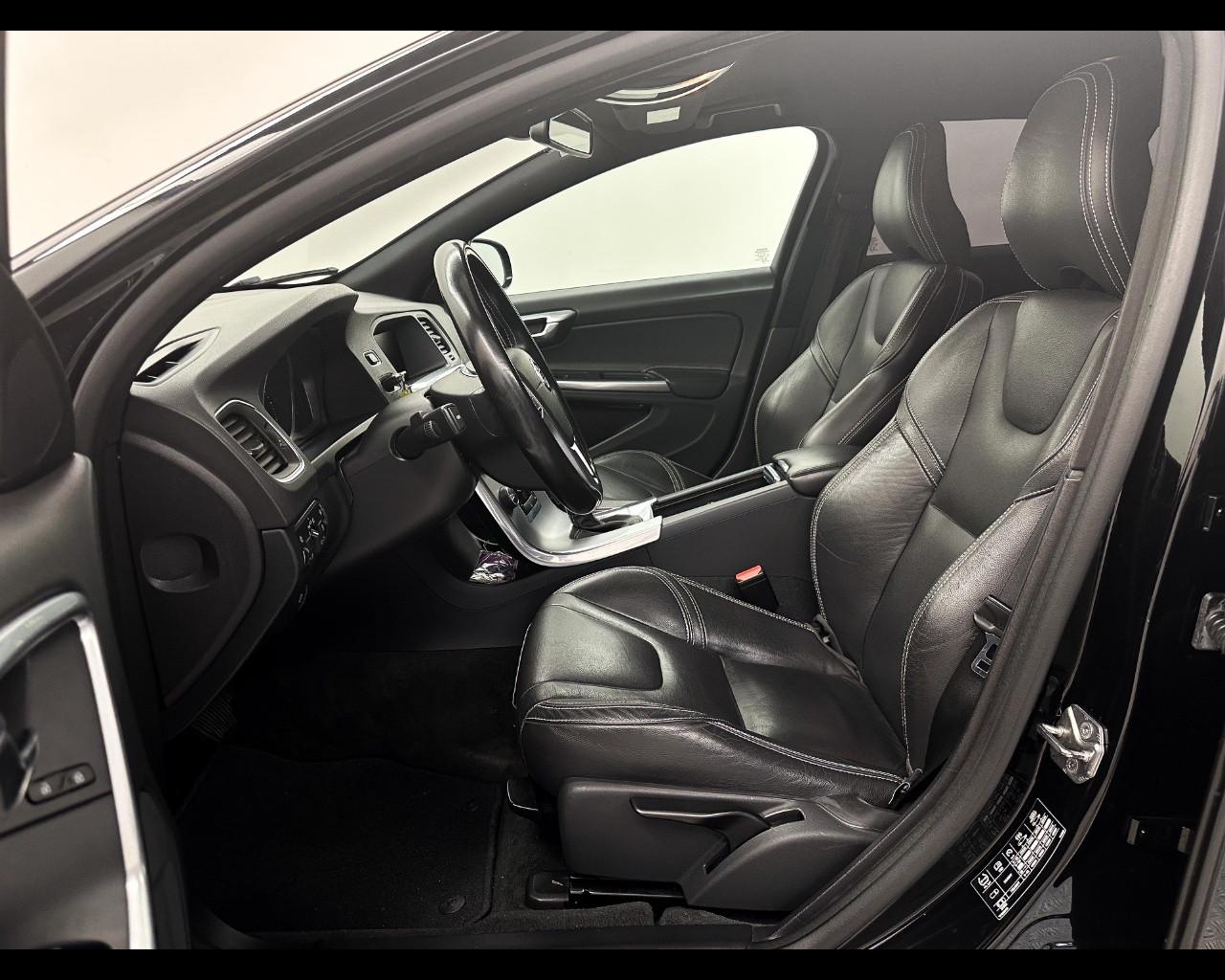 VOLVO V60 D3 Geartronic Dynamic Edition
