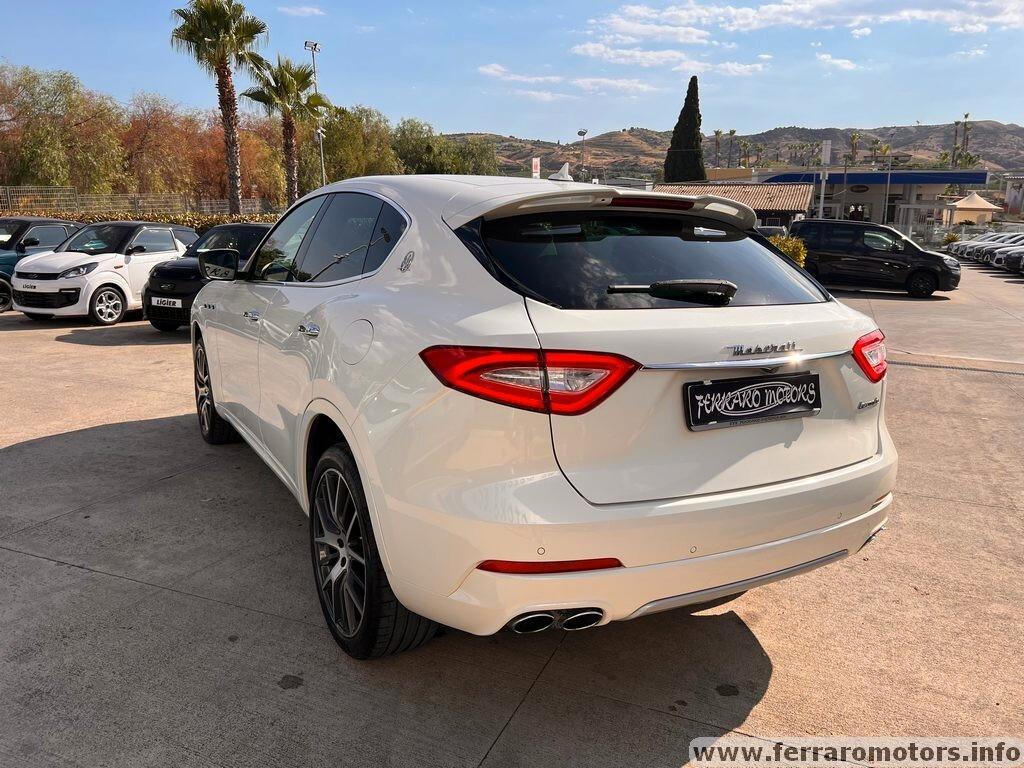 Maserati Levante V6 Diesel AWD Granlusso a 349 euro al mese