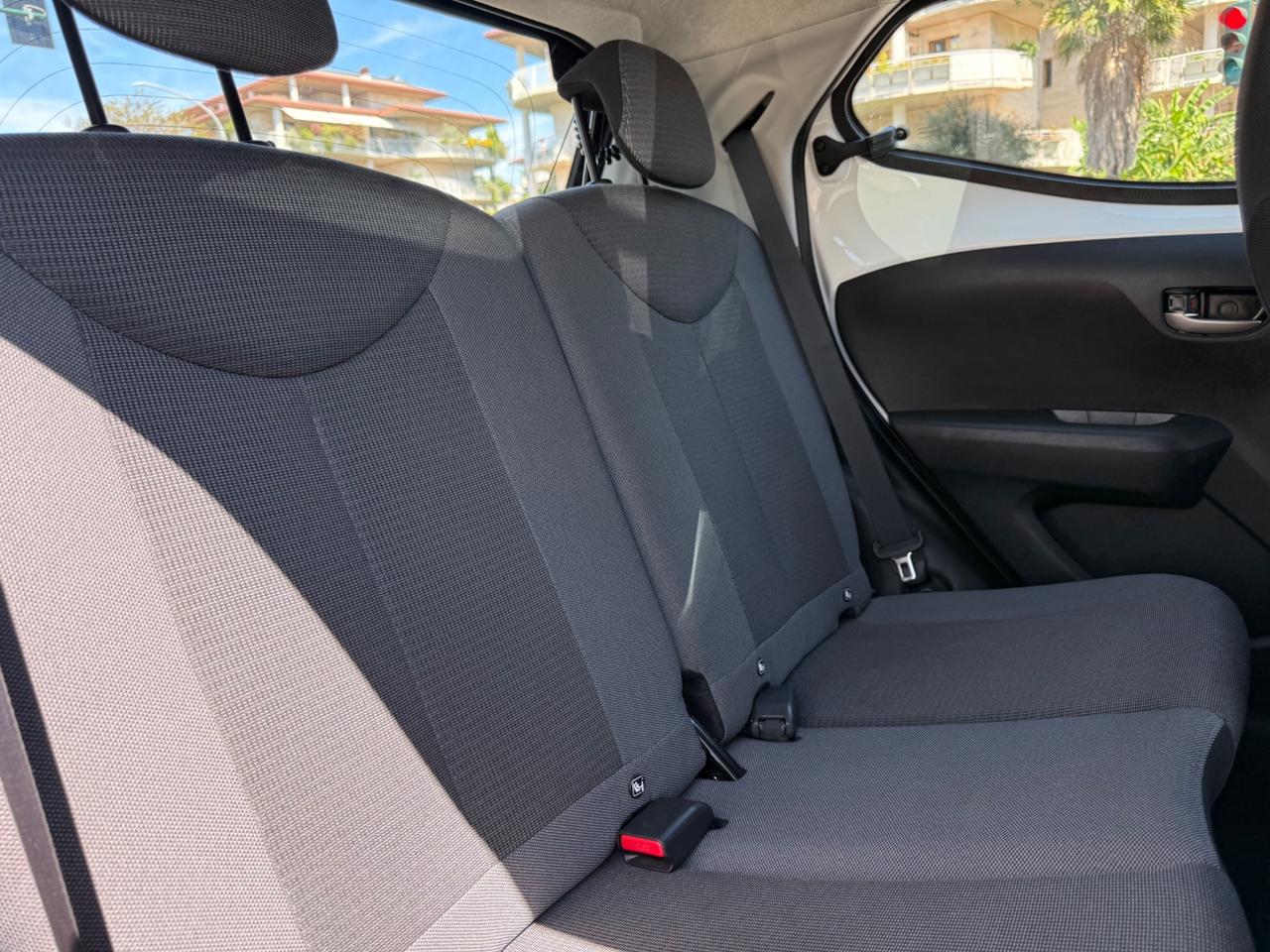 Toyota Aygo 1.0 VVT-i 72 CV 5 porte x-play Manuale