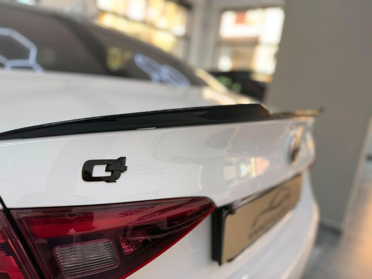 Alfa Romeo Giulia 2.2 Turbodiesel 210 CV AT8 AWD Q4 Veloce