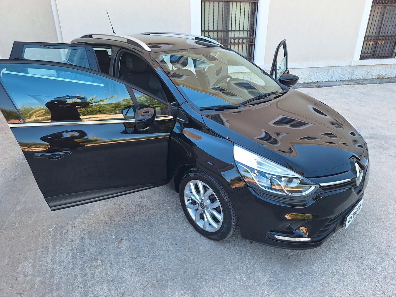 Renault Clio Sporter dCi 8V 90 CV Moschino Intens