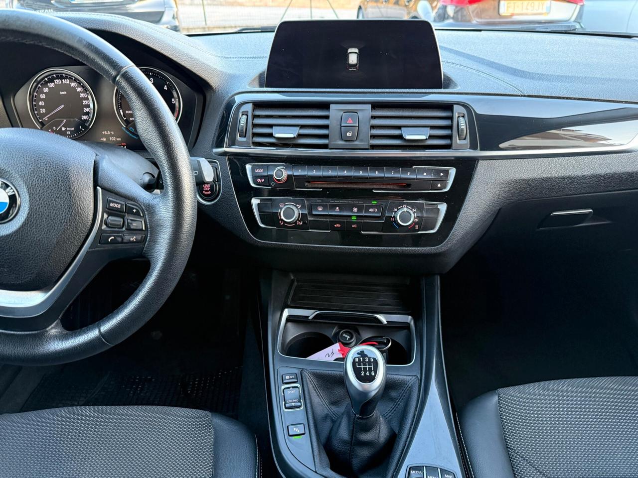 Bmw 116 116d 5p. Urban