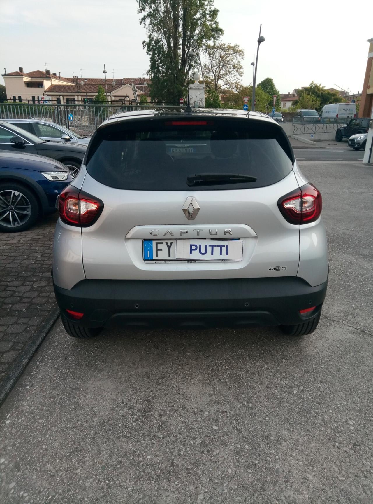 Renault Captur TCe 12V 90 CV Business iNTENSE