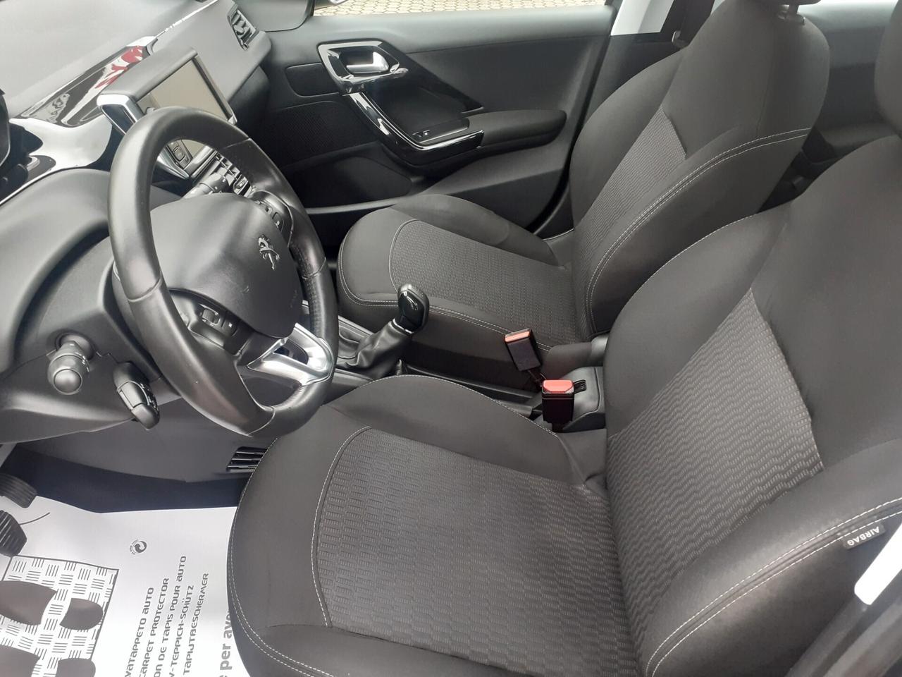 Peugeot 208 PureTech 82 5p. GPL Allure