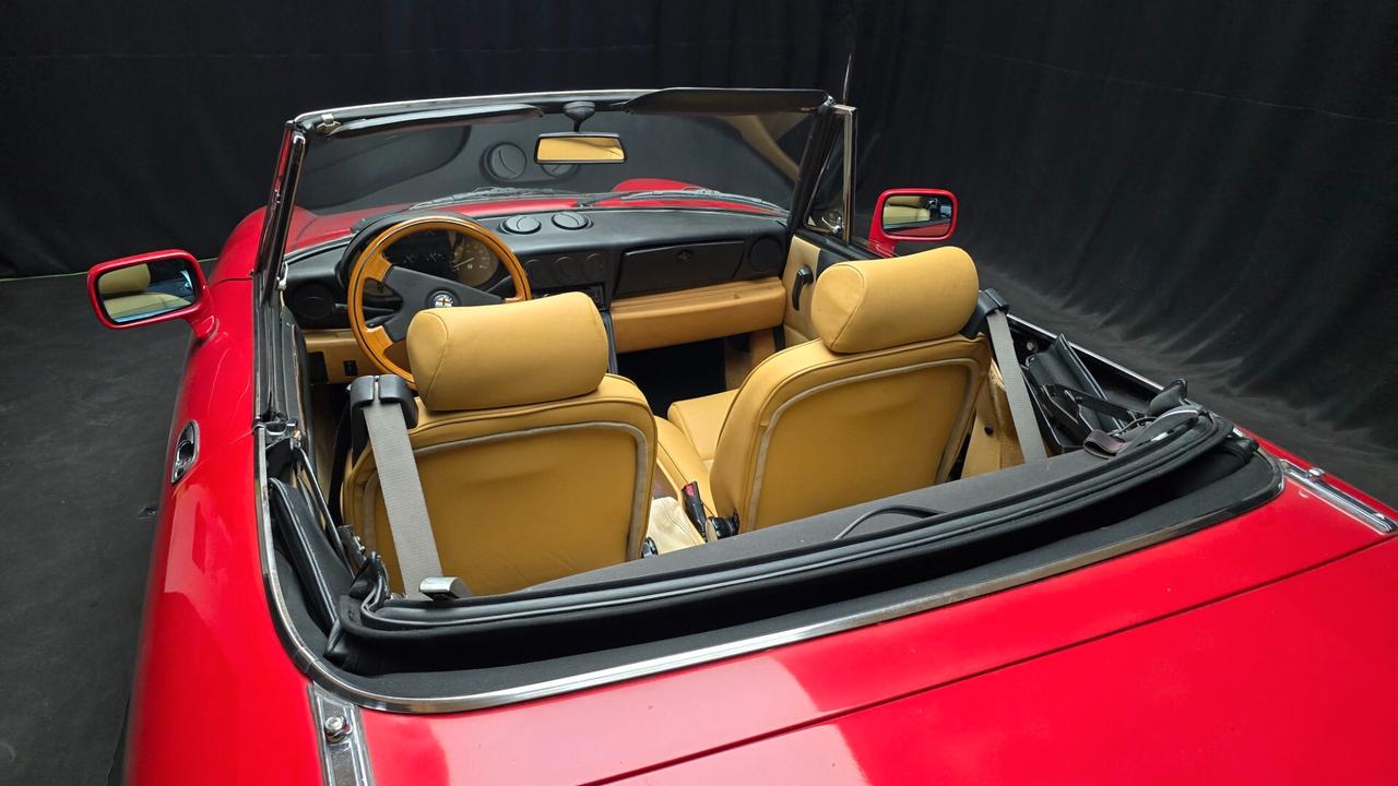 Alfa Romeo Spider 2.0i