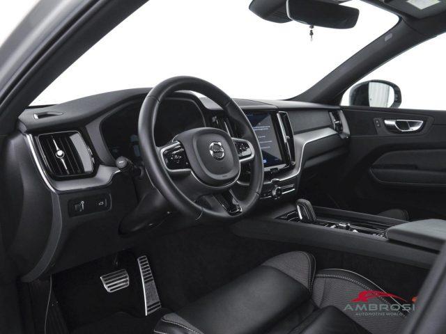 VOLVO XC60 B4 (d) AWD Geartronic R-design