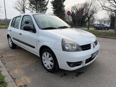 Renault Clio Storia 1.2 16V 5 porte GPL Dynamique