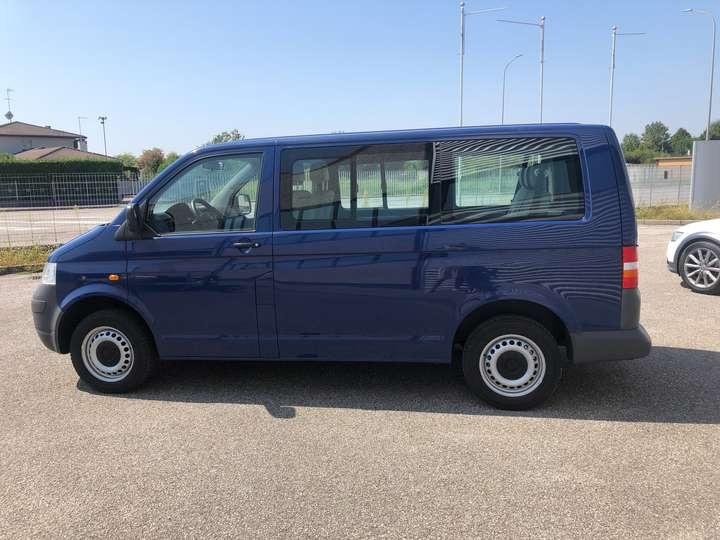 VOLKSWAGEN TRANSPORTER CARAVELLE
