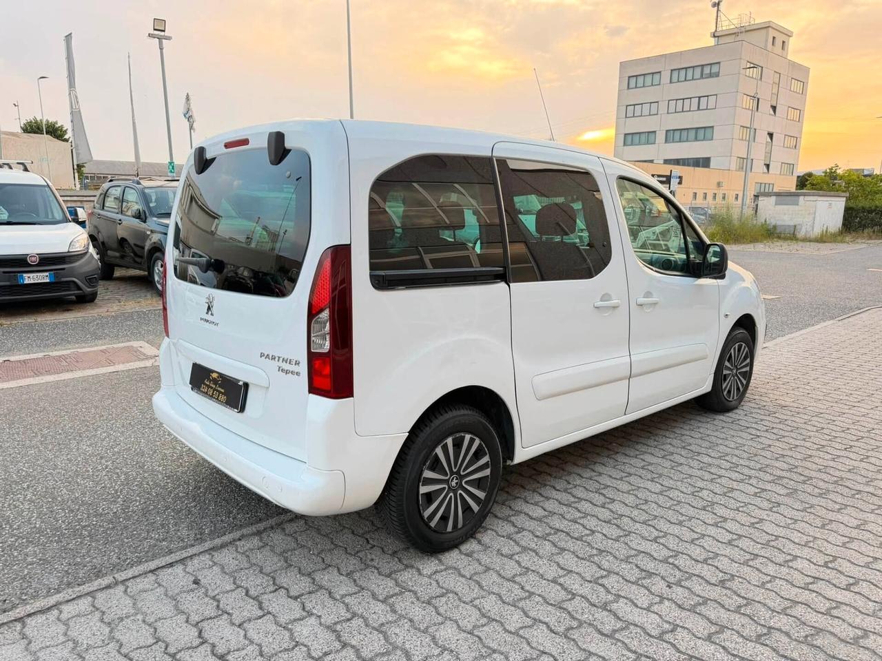 Peugeot Partner Tepee BlueHDi 100 ETG6 S&S Active