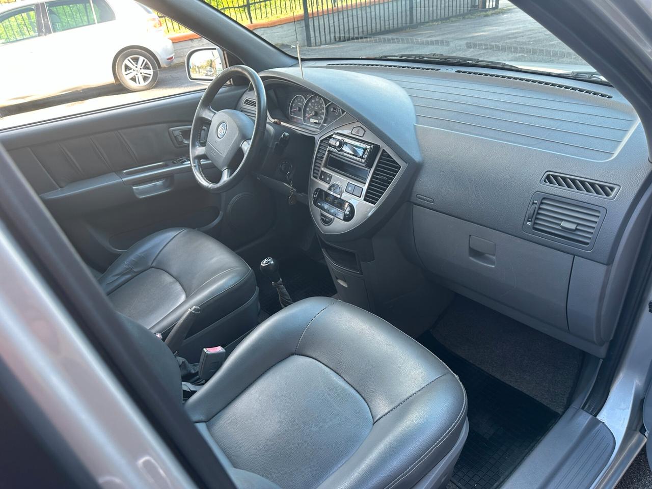 Kia Carens 2.0 16V CRDi Family