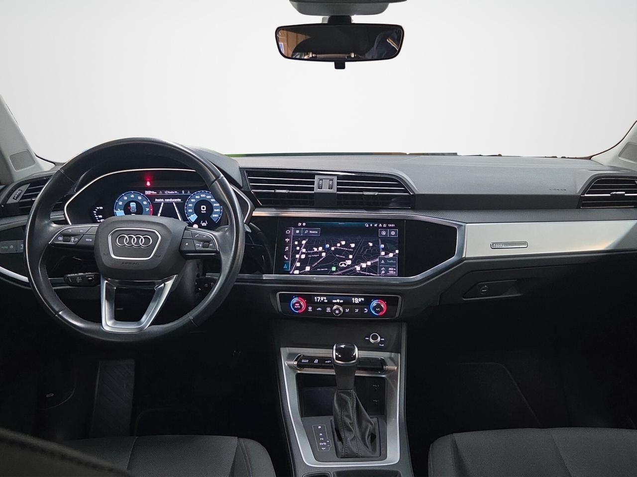 Audi Q3 45 TFSI e S tronic Business