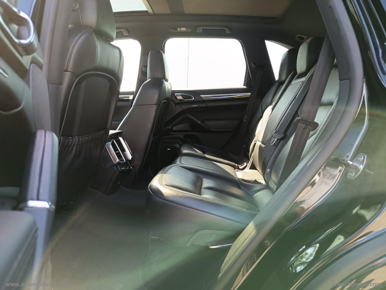 PORSCHE Cayenne 3.0 Diesel Platinum Edition