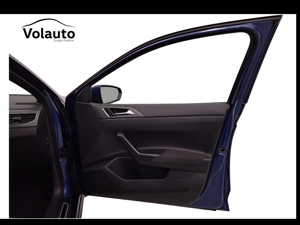 VOLKSWAGEN Polo VI 2022 - Polo 1.0 tsi R-Line 95cv