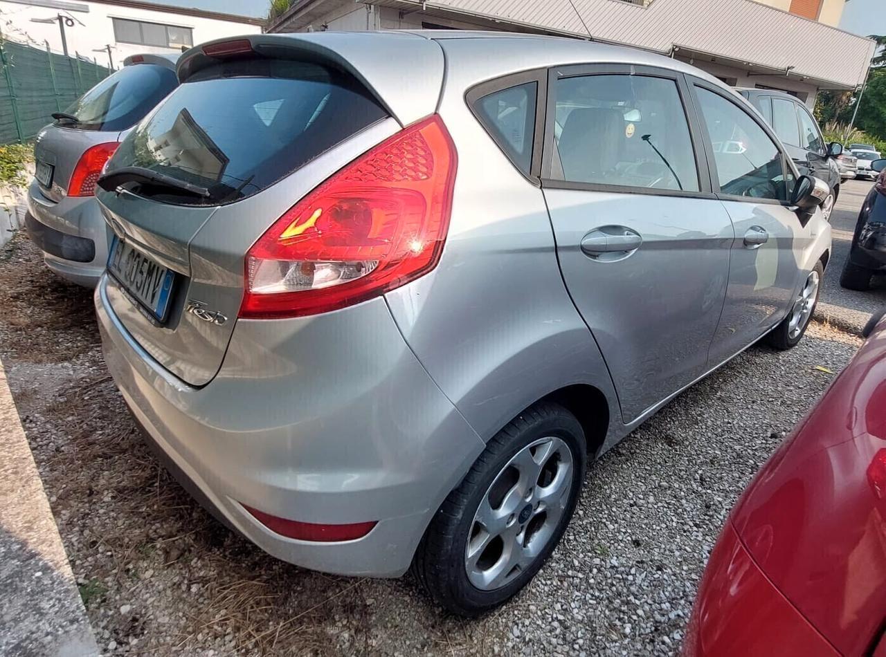 Ford Fiesta 1.2 benzina Neopatentati