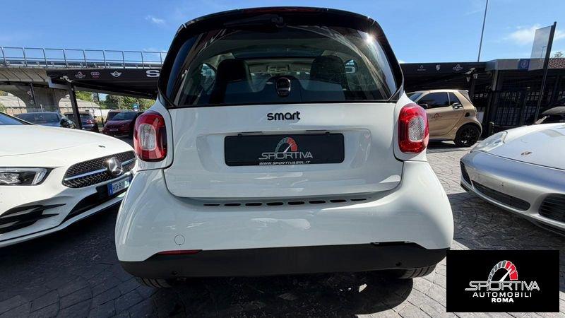 smart fortwo PELLE NAVI TETTO RATA MENSILE 193,00 EURO 70 1.0 52kW passion