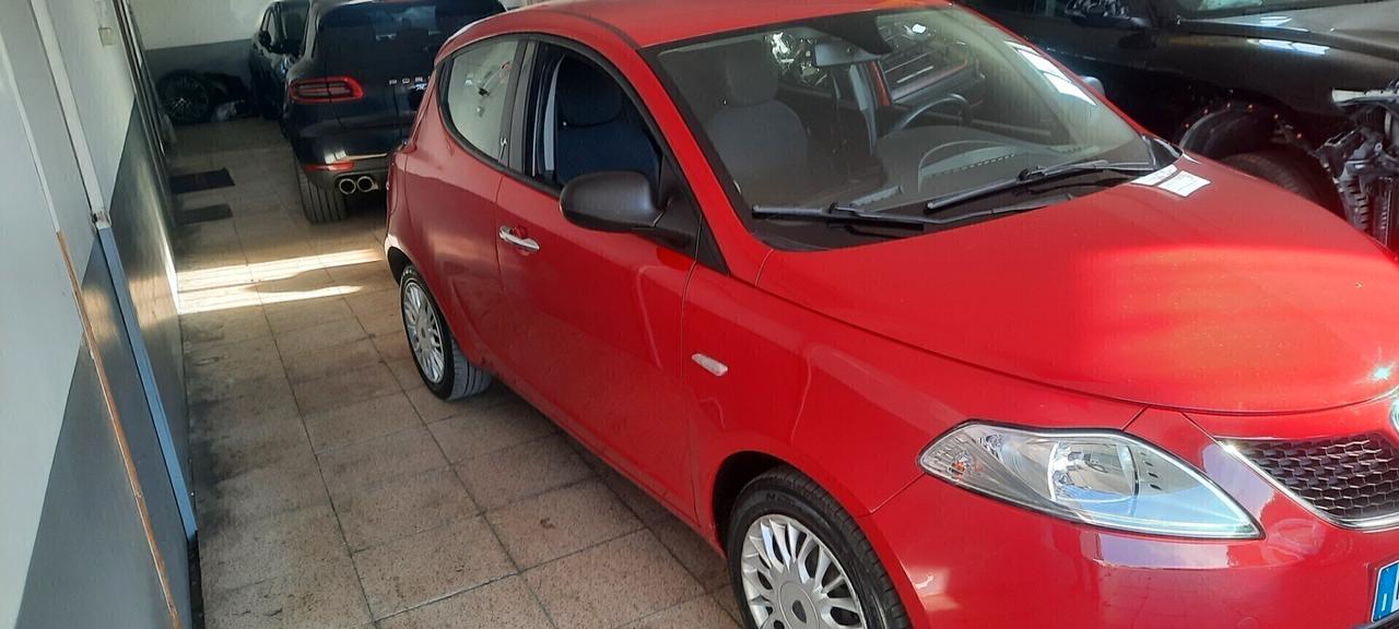 Lancia Ypsilon cc12 benzina anno 2015