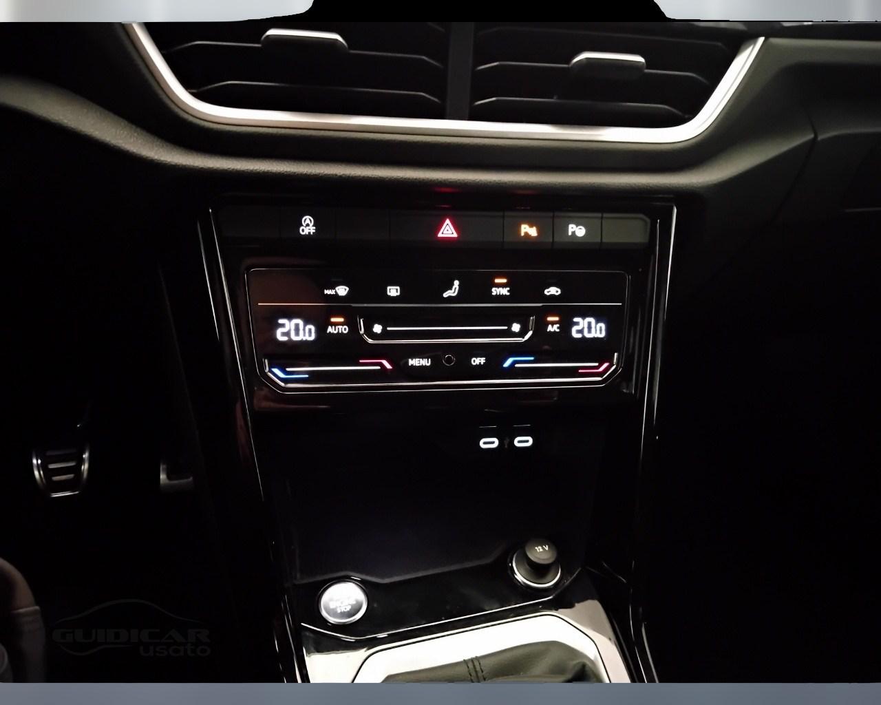 VOLKSWAGEN T-Roc I 2022 - T-Roc 1.0 tsi R-Line 110cv