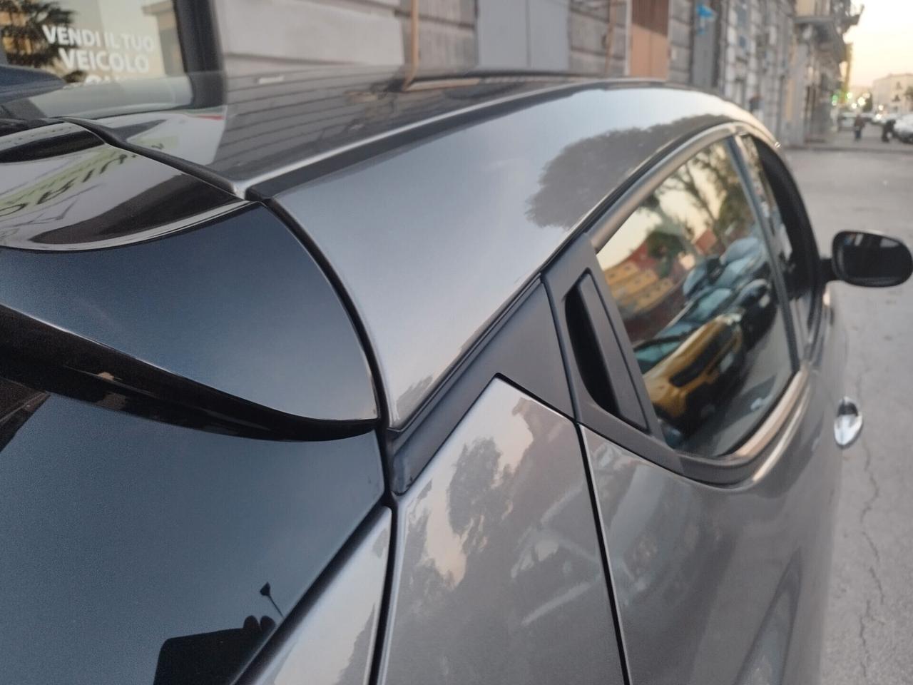 Lancia Ypsilon 1.0 Hybrid Gold