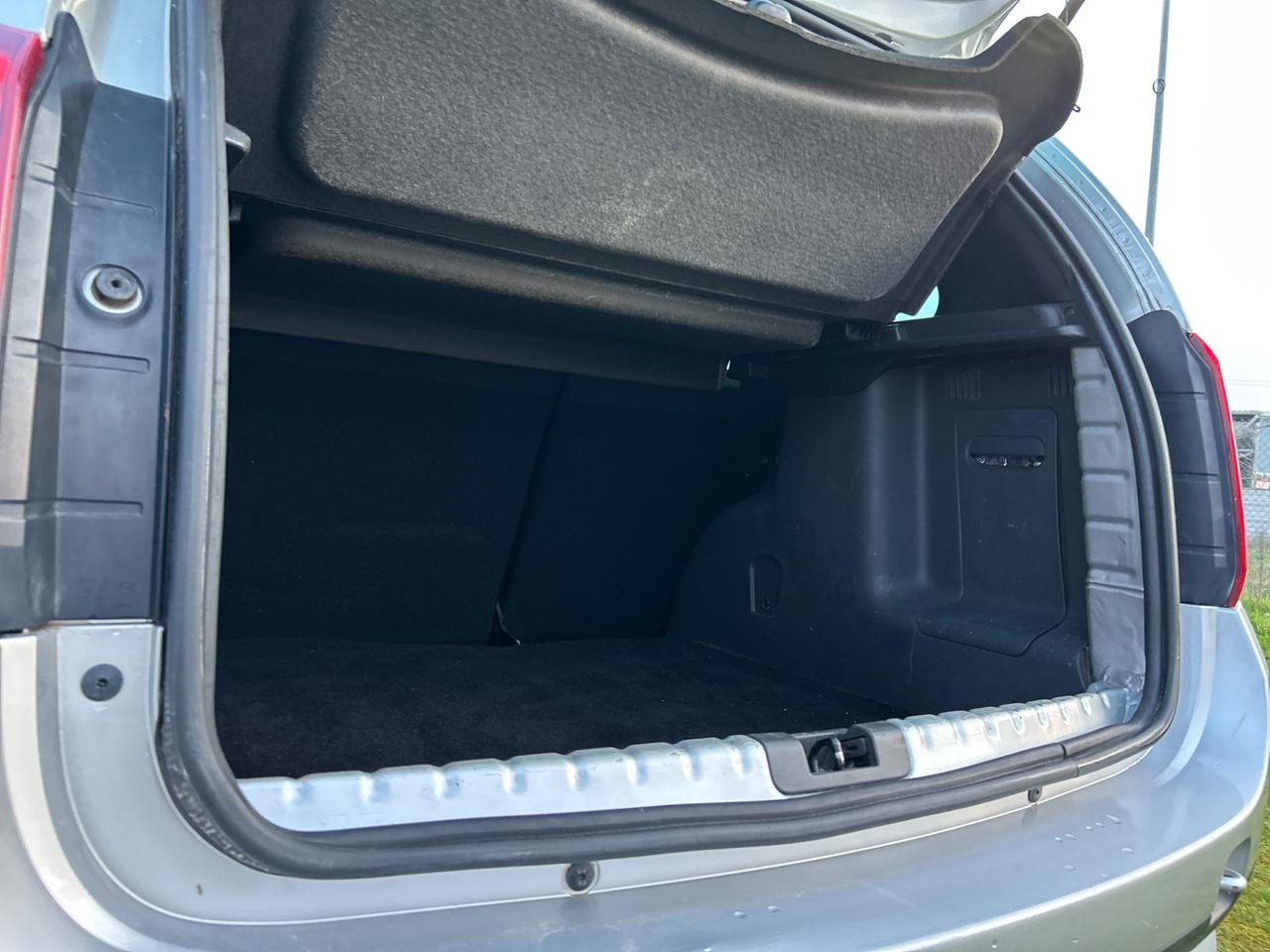 Dacia Duster 1.6c 4x2*GPL DI FABBRICA*UNIPRO*NAVI*