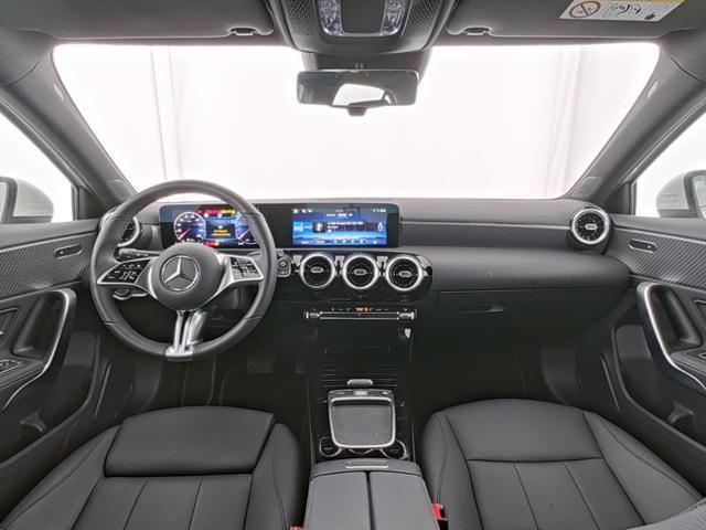 MERCEDES-BENZ A 180 Automatic Progressive Advanced