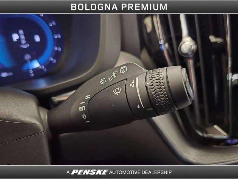 Volvo XC60 XC60 B5 AWD automatico Plus Dark