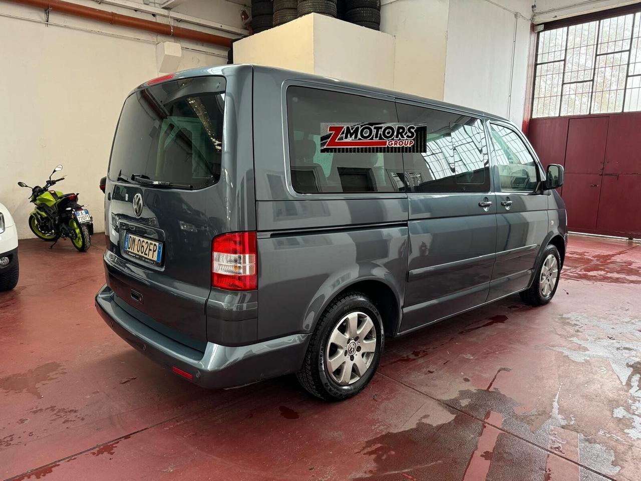 Volkswagen Multivan 2.5 TDI/174CV Tiptr.Highline Trasporto/Guida disabili