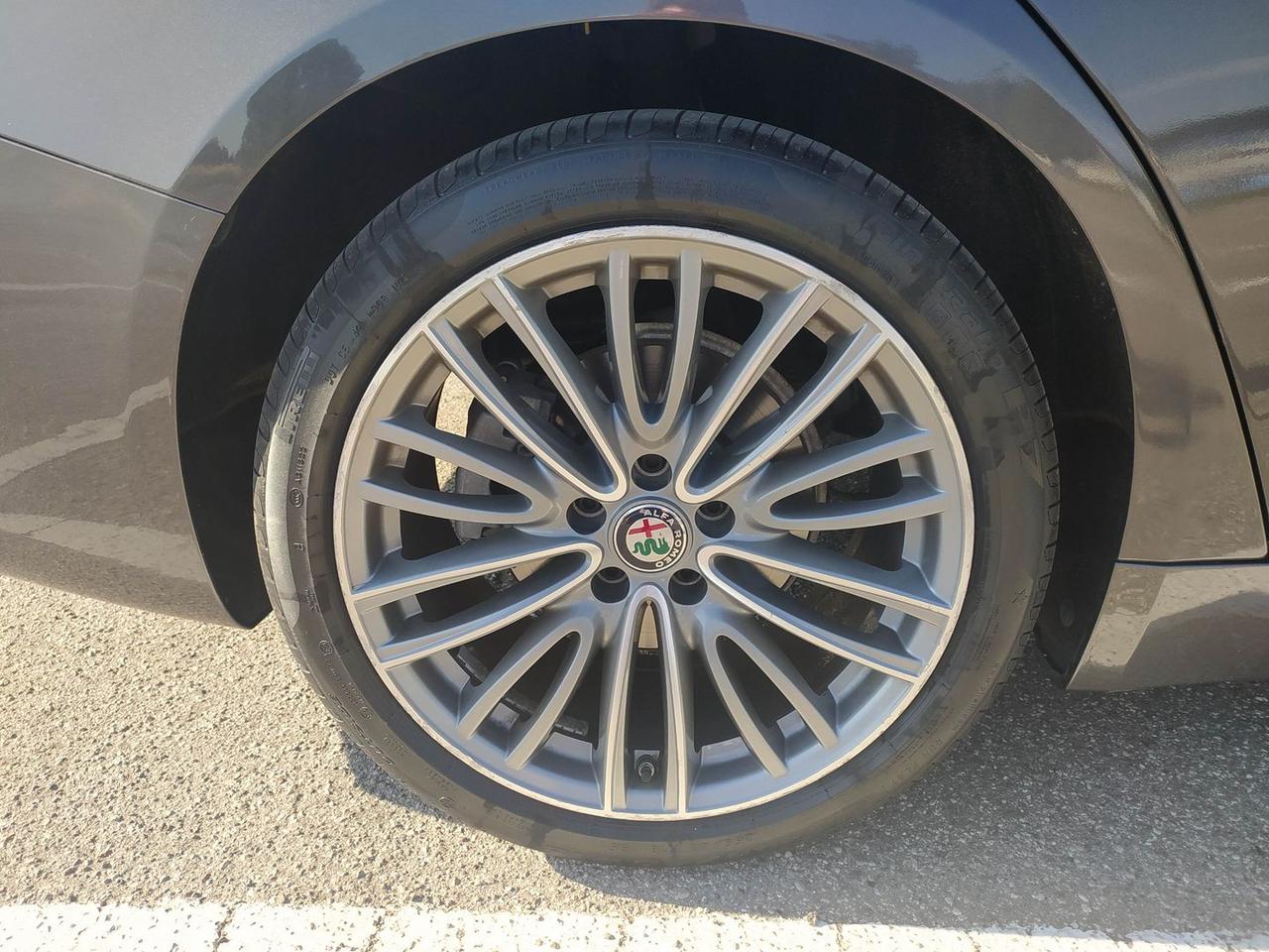 Alfa Romeo Giulia Business Launch Edition 2 #11365