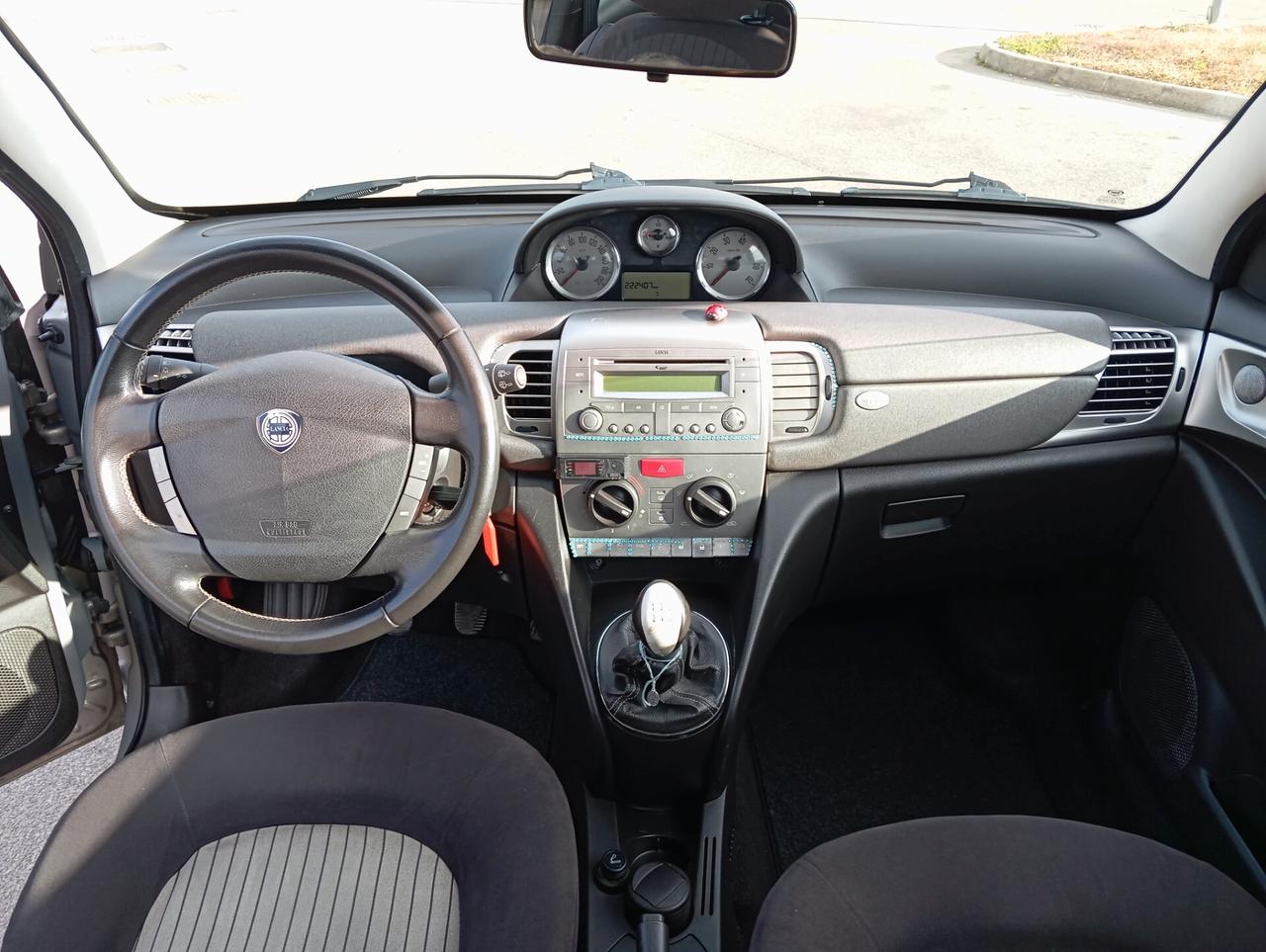 Lancia Ypsilon 1.3 MJT 75 CV Oro Giallo