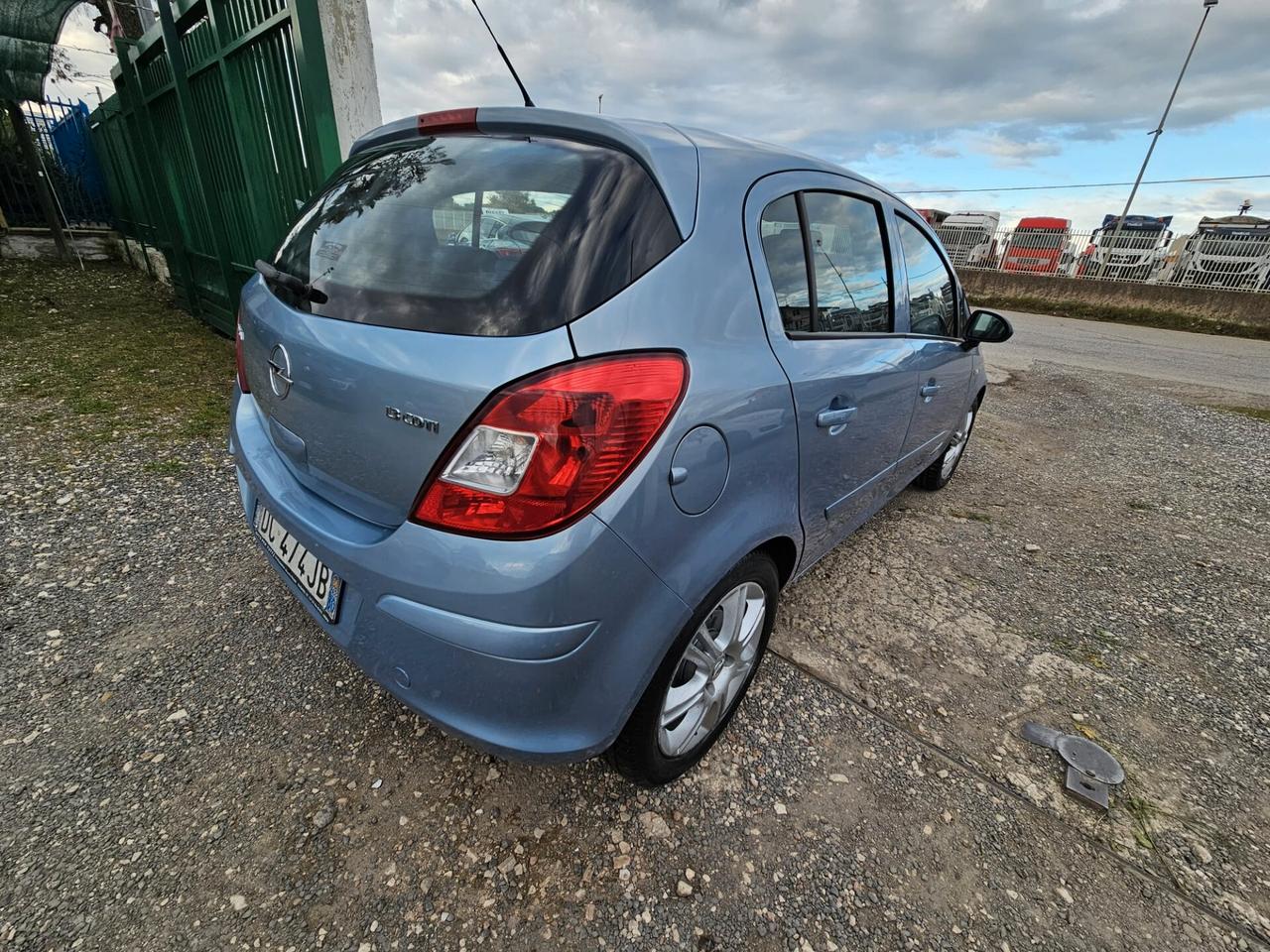 Opel Corsa 1.3 16V CDTI 5 porte Neopatentati