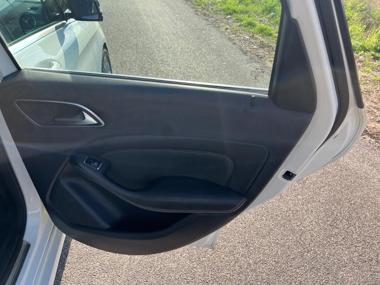 Mercedes-benz B 200 220 CDI Automatic Premium