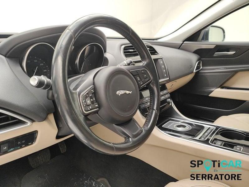 Jaguar XE 2.0d Launch edition 180cv auto