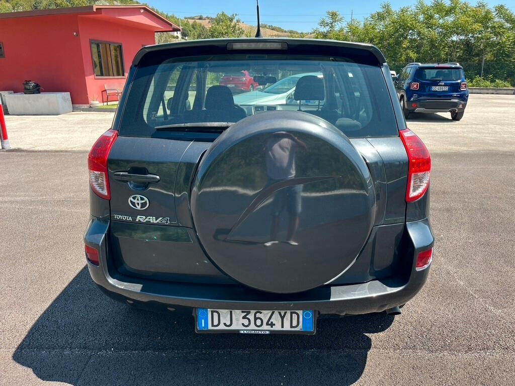 Toyota RAV 4 RAV4 2.2 D-4D 177 CV Sol Plus