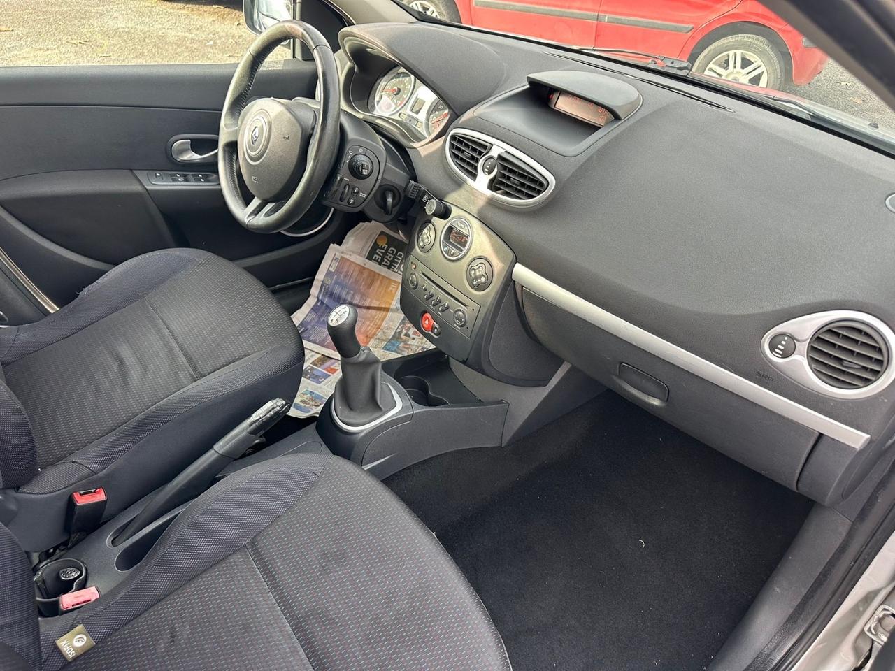 Renault Clio 1.6 benzina