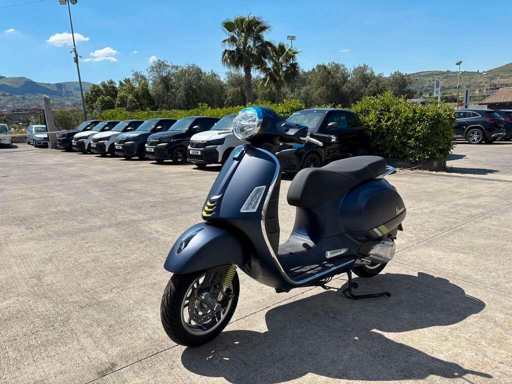 Piaggio Vespa 310 GTS SuperTech Nuovo pronto consegna Tua a solo 77 Euro al mese