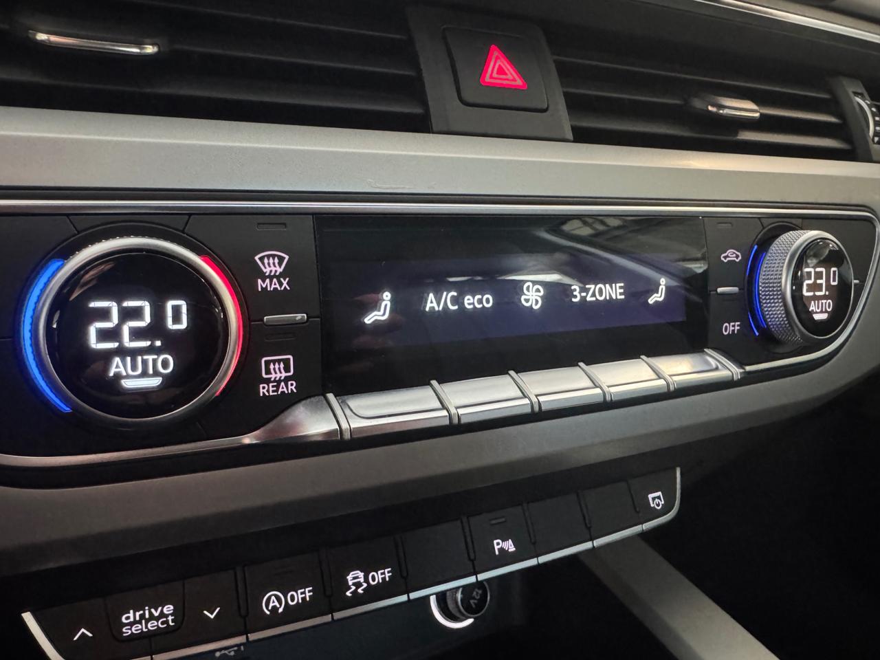 Audi A4 Avant 30 2.0 tdi mhev Business Advanced 136cv s-tronic