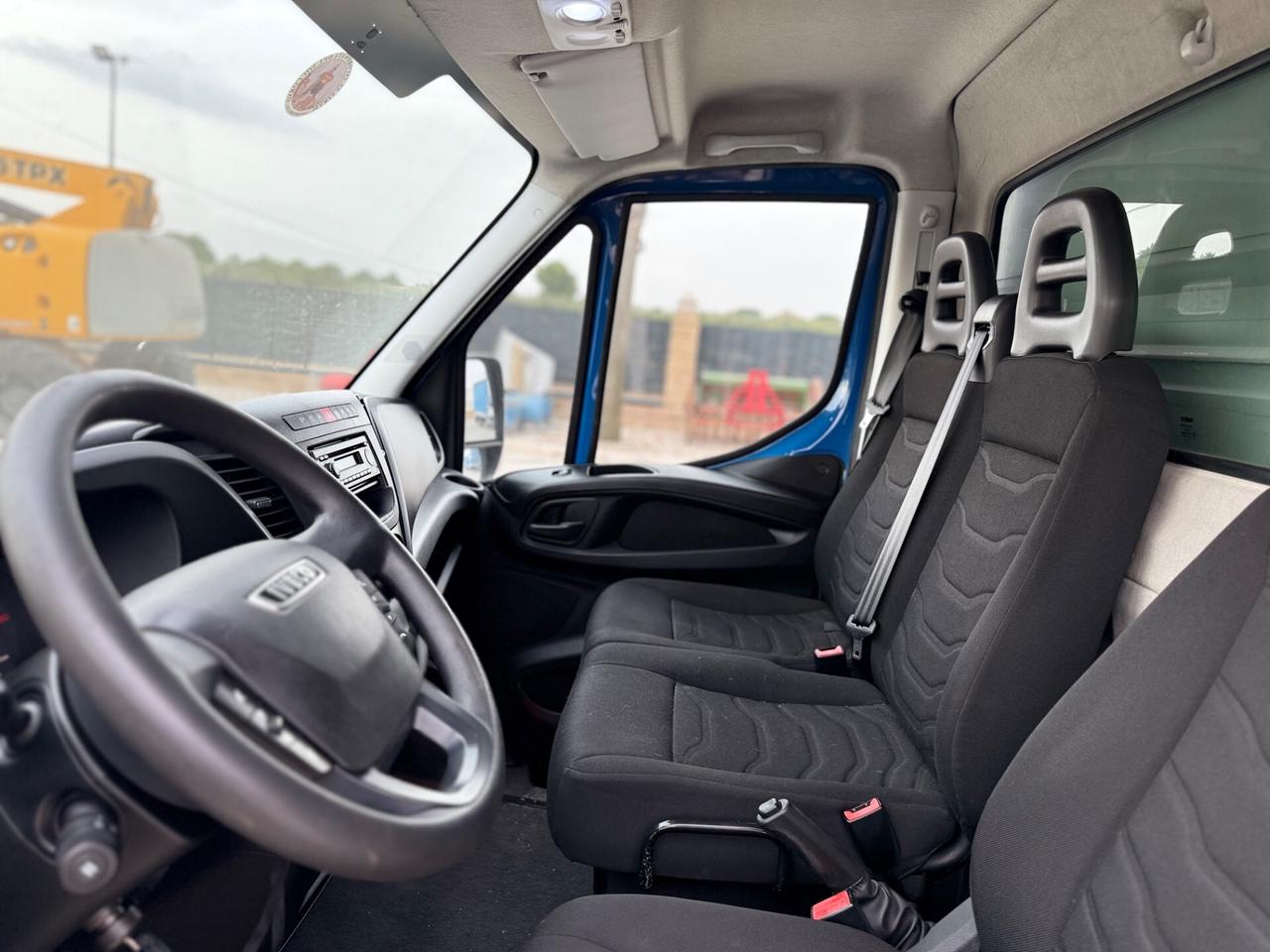 Trattore iveco Daily 35c13 cassonato (centinato)3.60x2.05