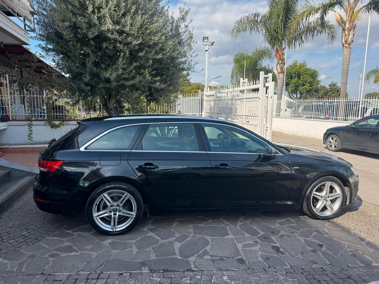 Audi A4 2.0 TDI 150 CV S tronic sline
