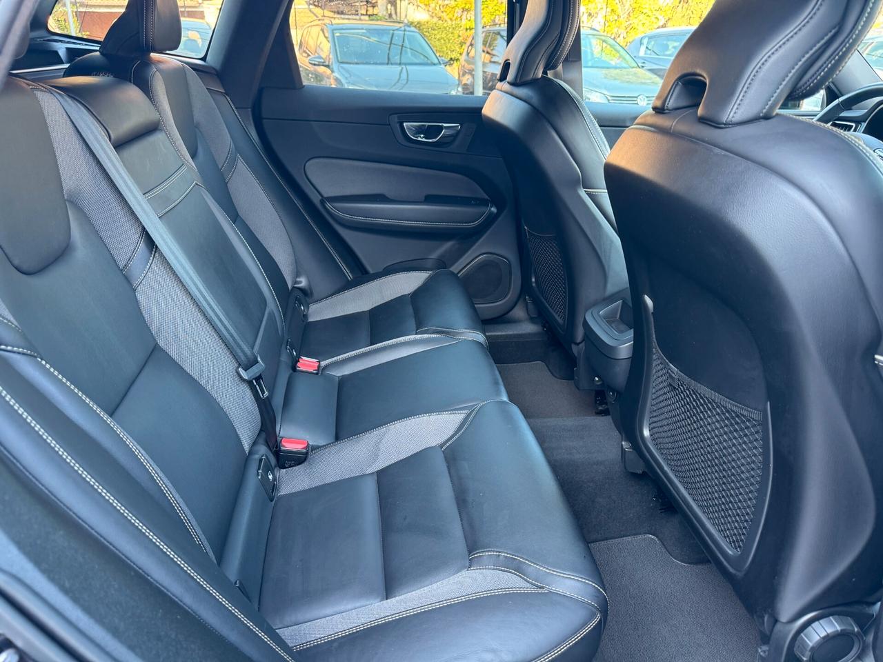 Volvo XC 60 XC60 B5 (d) AWD Geartronic Momentum Pro