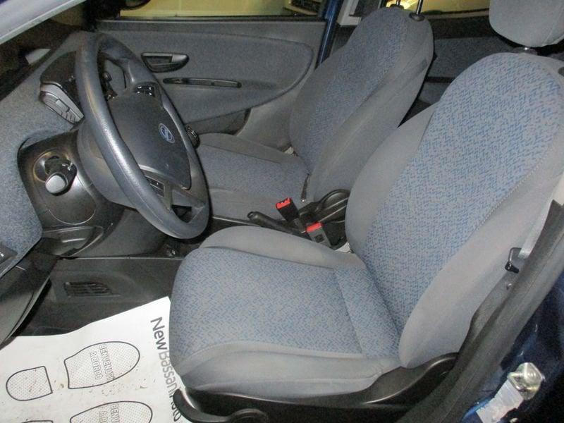 Lancia Ypsilon Ypsilon 1.0 FireFly 5 porte S&S Hybrid Ecochic Silver