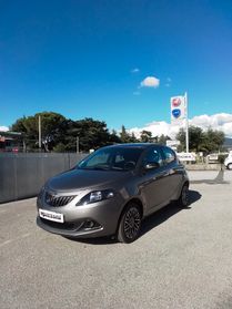 Lancia Ypsilon 1.0 FireFly 5 porte S&S Hybrid Platino