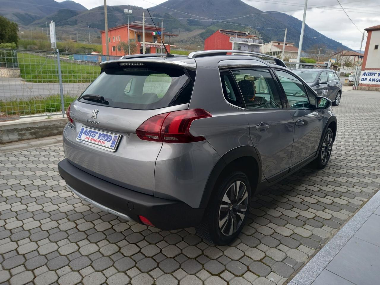 Peugeot 2008 1.6 BLUEHDI 100 cv *** ALLURE - FULL OPTIONALS *** EURO 6