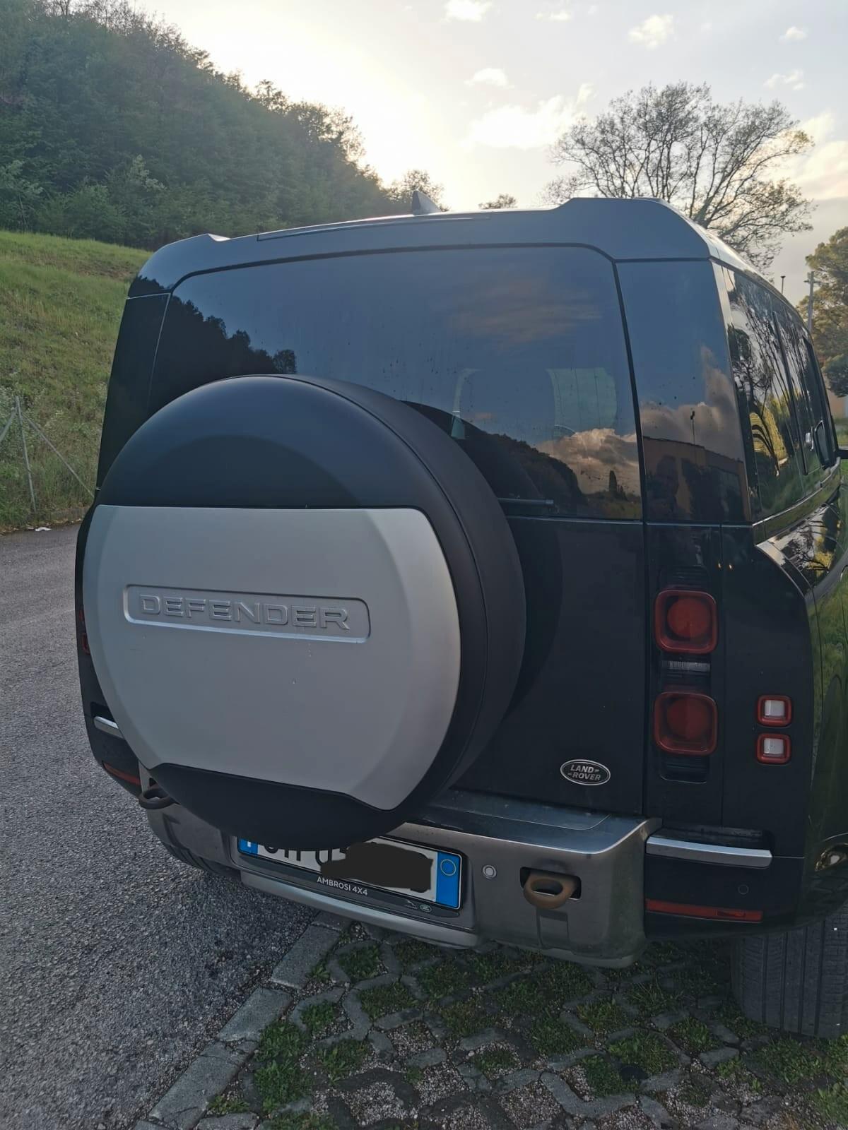 Land Rover Defender 110 3.0D I6 300 CV AWD Auto SE