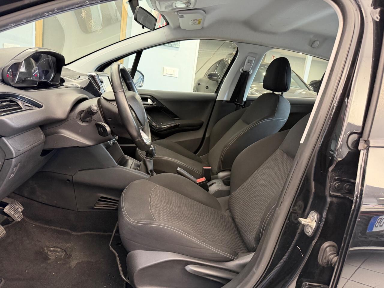 Peugeot 208 PureTech 82 5 porte Allure