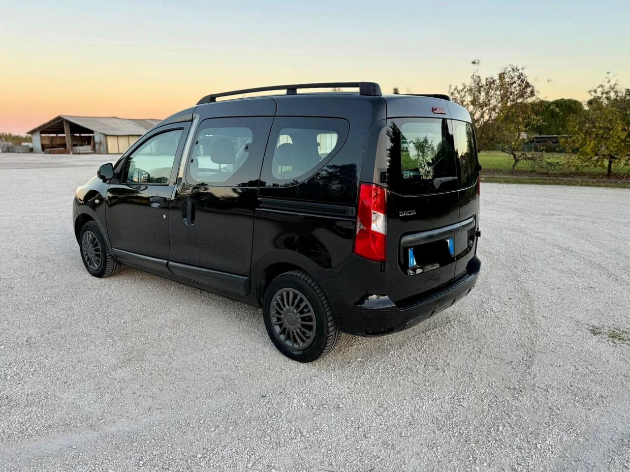 Dacia Dokker con posti 1.6 GPL neopatentati UNIPROPR