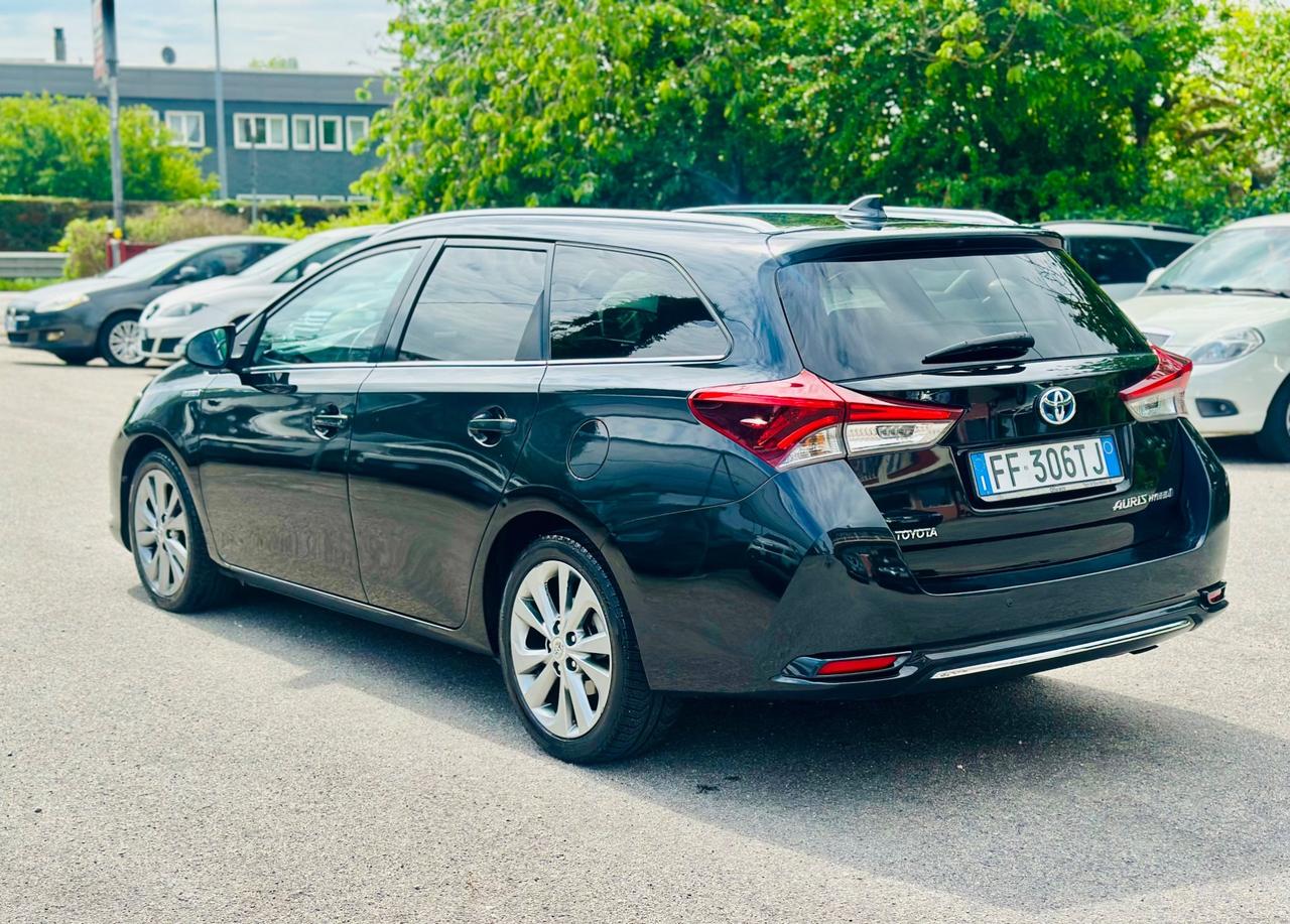 Toyota Auris Touring Sports 1.8 Hybrid Lounge