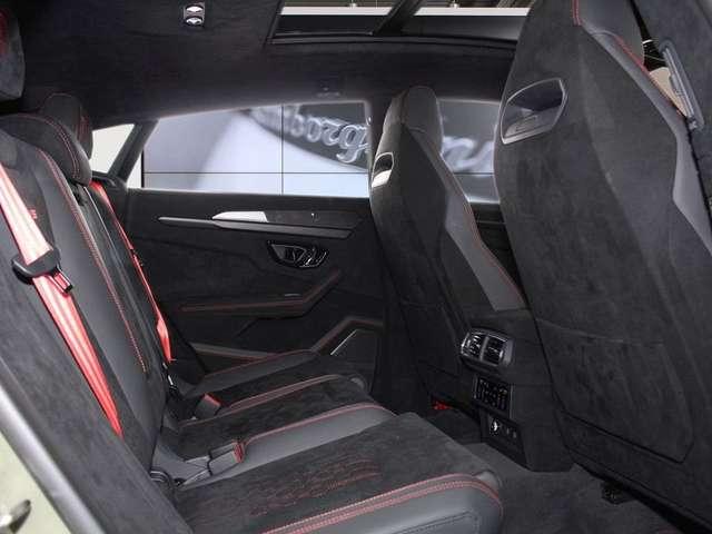 Lamborghini Urus PERFORMANTE AKRAPOVIC LED PDC KAMERA 5 POSTI 23"